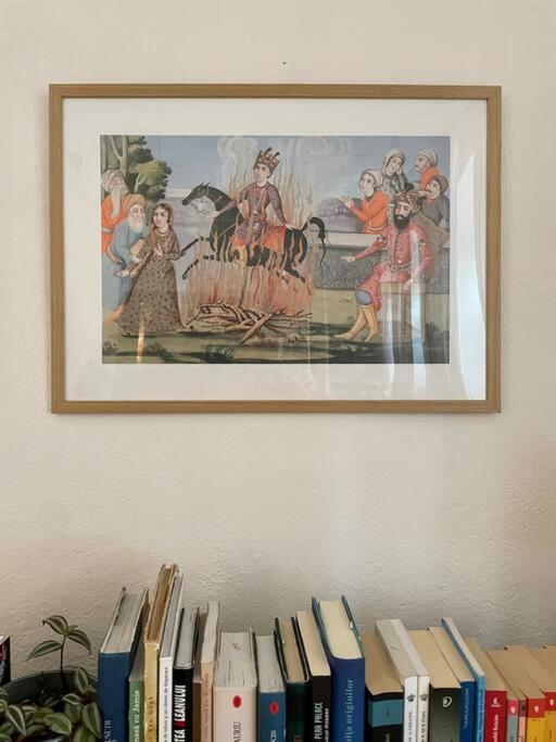 House By The Church - Entire House Crit Bagian luar foto